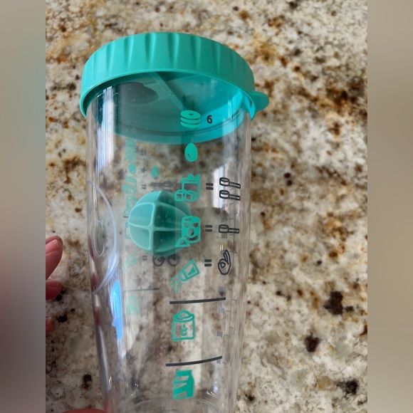 The Pampered Chef Kitchen Pampered Chef Pancake Mix Shaker Poshmark